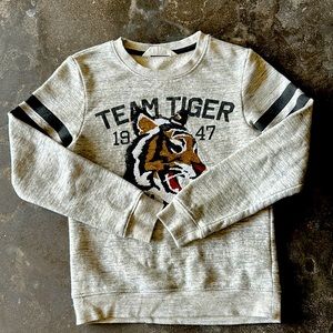 Never worn H&M sweaters